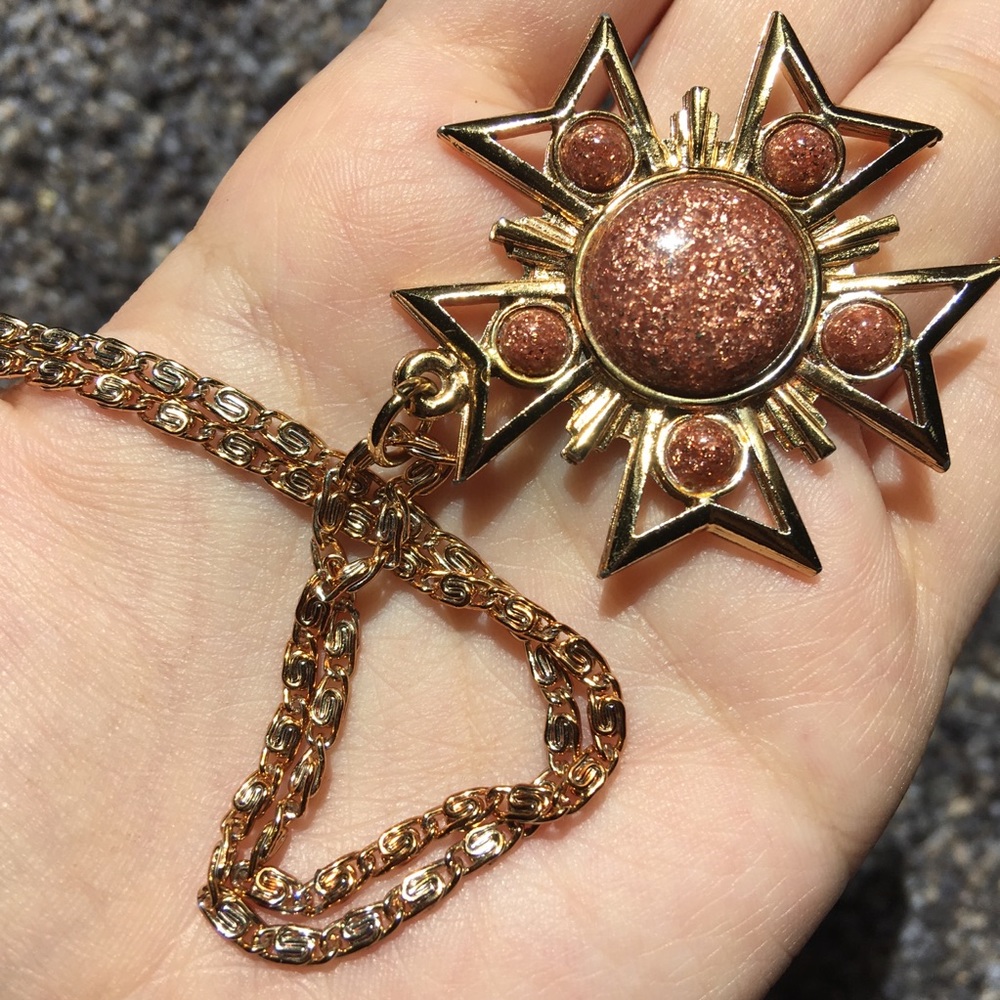 Vintage Glitzy Sun Pendant Necklace - Picture 14 of 15